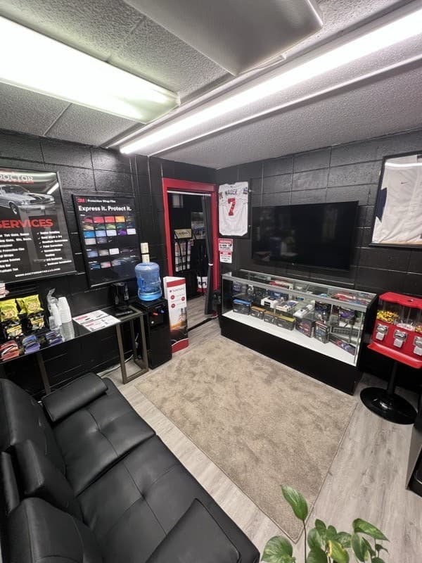 Doctor Detail waiting room — comfortable seating, snacks, and 3M display in Eagan MN